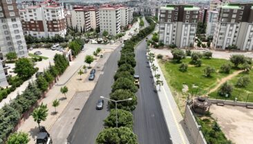 Büyükşehir, Ahır Dağı Caddesi’nde Asfalt Mesaisini Sürdürüyor.