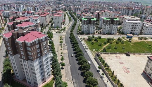 Büyükşehir, Ahır Dağı Caddesi’nde Asfalt Serimini Tamamladı.
