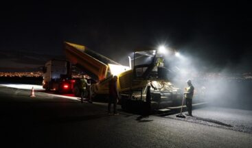Büyükşehir’den Elmalar Yolunda Kesintisiz Asfalt Mesaisi.