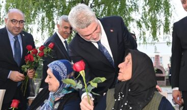 Bayram Coşkusu Şehrin Ulu Çınarlarıyla Paylaşıldı.