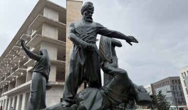 Kıbrıs Meydanı’ndaki Anıt Yeniden Ait Olduğu Yerde.