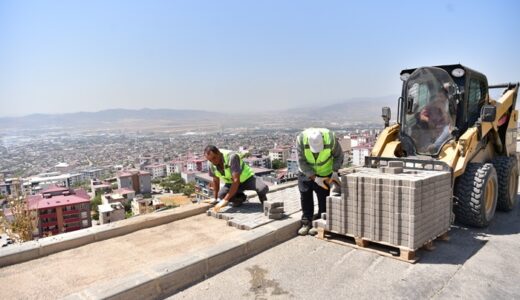 BALLICA MAHALLESİ’NDE KİLİT PARKE KALDIRIM VE MERDİVEN ÇALIŞMALARI TAMAMLANDI.