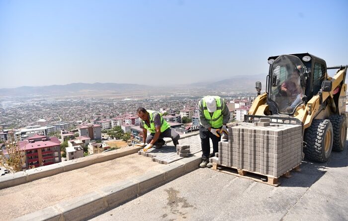 BALLICA MAHALLESİ’NDE KİLİT PARKE KALDIRIM VE MERDİVEN ÇALIŞMALARI TAMAMLANDI.