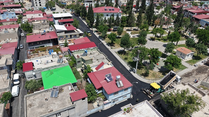 Büyükşehir, Yavuz Selim Mahallesi’nde 3 Arteri Daha Sıcak Asfaltla Buluşturuyor.