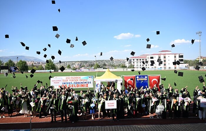 Pazarcık Meslek Yüksekokulu’nda Mezuniyet Heyecanı.