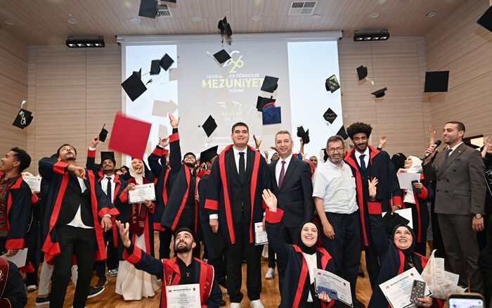 Uluslararası Öğrenciler Mezuniyet Coşkusunda Buluştu.