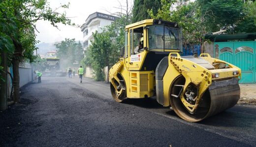 Büyükşehir, Dulkadiroğlu Egemenlik Mahallesi’nde de Asfalt Mesaisine Başladı.