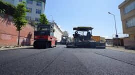 Büyükşehir, Dulkadiroğlu Gazneliler Caddesi’nde Asfalt Mesaisine Başladı.