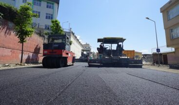 Büyükşehir, Dulkadiroğlu Gazneliler Caddesi’nde Asfalt Mesaisine Başladı.