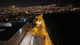 Büyükşehir’den Girne Caddesi’nde Gece Asfalt Mesaisi.