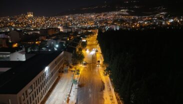 Büyükşehir’den Girne Caddesi’nde Gece Asfalt Mesaisi.
