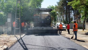 Büyükşehir Pazarcık’ta Sıcak Asfalt Seferberliğine İstasyon Caddesi ile Başladı.