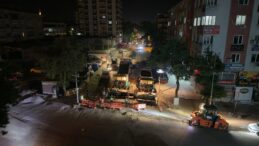 Büyükşehir, Asfalt Mesaisini Gece Gündüz Kesintisiz Sürdürüyor.
