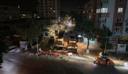 Büyükşehir, Asfalt Mesaisini Gece Gündüz Kesintisiz Sürdürüyor.