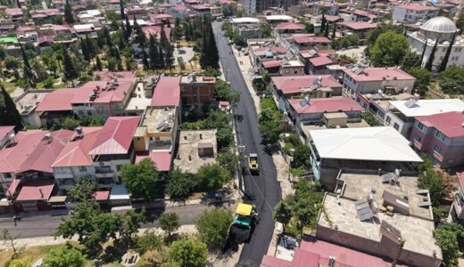 Büyükşehir, Dulkadiroğlu Haydarbey Caddesini Sıcak Asfaltla Buluşturuyor.