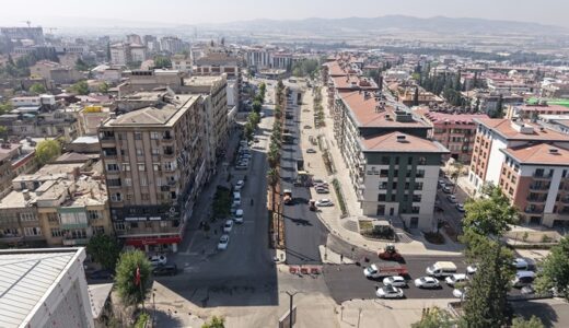 Büyükşehir, Trabzon Bulvarı’nda Son Kat Asfalt Serimine Başladı.