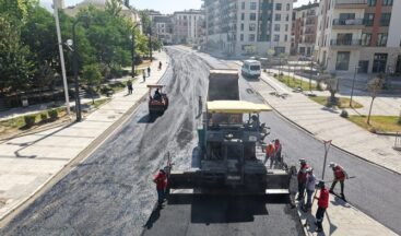 Büyükşehir, Zübeyde Hanım’da İkinci Etaba Başladı; Son Kat Asfalt Seriliyor.