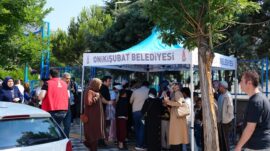 Onikişubat Belediyesi, LGS’ye giren öğrencilerin ve ailelerinin sınav heyecanına ortak oldu.