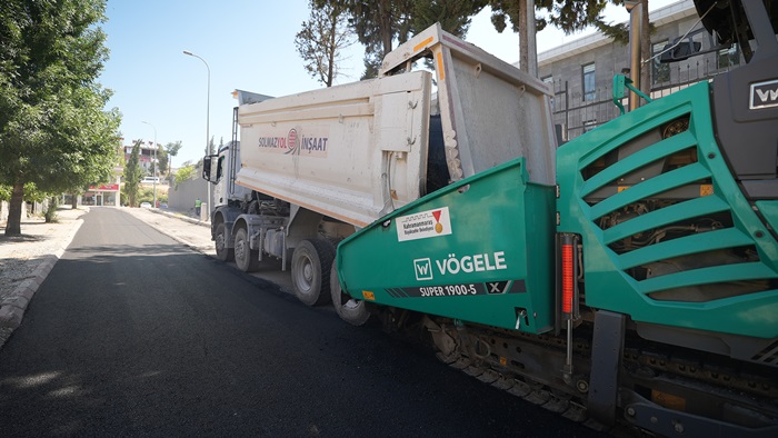 Büyükşehir, Dulkadiroğlu Bahçelievler’de Asfalt Mesaisine Başladı.
