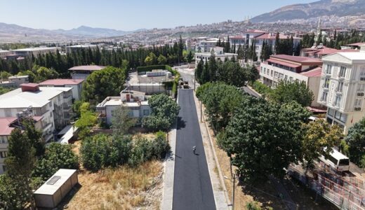 Büyükşehir’in Dulkadiroğlu Bahçelievler’de Asfalt Mesaisi Kesintisiz Sürüyor.