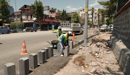 Girne Caddesi’nde Dönüşüm Sürüyor; Asfaltın Ardından Yürüyüş Yolları Yapılıyor.