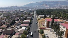 Büyükşehir, Şeyh Adil ve Girne Caddelerini Sıcak Asfaltla Yeniledi.