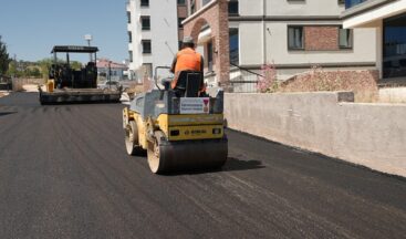 Büyükşehir, Pazarcık’ta Asfalt Mesaini Ahmet Bozdağ Mahallesi’nde Sürdürüyor.