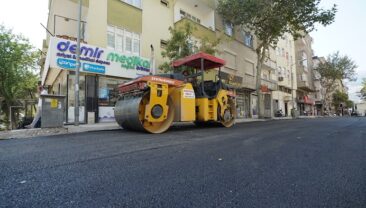 Büyükşehir, Dulkadiroğlu’nda Sokak Sokak Asfalt Mesaisini Sürdürüyor.