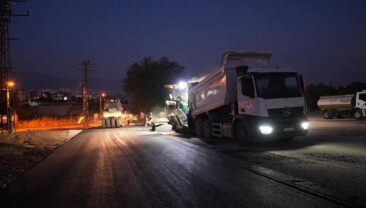 Batı Mahallelerinin Ulaşımına Güç Katacak 30 Metrelik Bulvarda Sıcak Asfalta Başlandı.