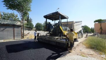 Pazarcık’ta Yollar Büyükşehir’le Yenileniyor.