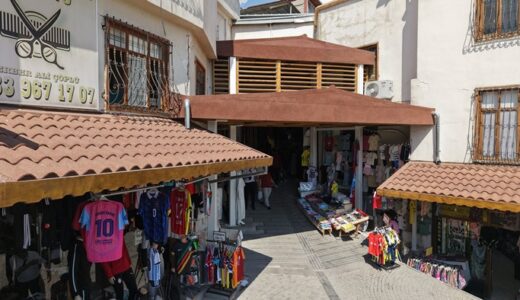 Büyükşehir’den Saraçhane Meydanı’na Tarihle Uyumlu Düzenleme.