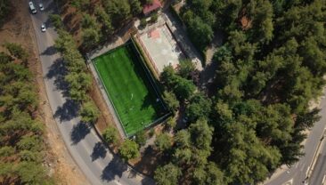 Büyükşehir, Türkoğlu’ndaki Halı Sahayı Yenileyerek Gençlere Kazandırıyor.