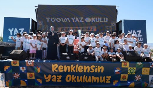 Celal Karatüre’nin sahne aldığı TÜGVA Yaz Okulları, kapanış programı ile sona erdi.