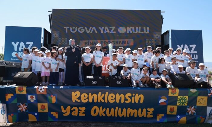 Celal Karatüre’nin sahne aldığı TÜGVA Yaz Okulları, kapanış programı ile sona erdi.