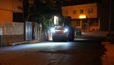 Büyükşehir, Yahya Kemal’de Asfalt Mesaisini Gece Gündüz Sürdürüyor.