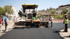 Büyükşehir, Dulkadiroğlu Ballıca’da Asfalt Mesaisini Durmaksızın Sürdürüyor.